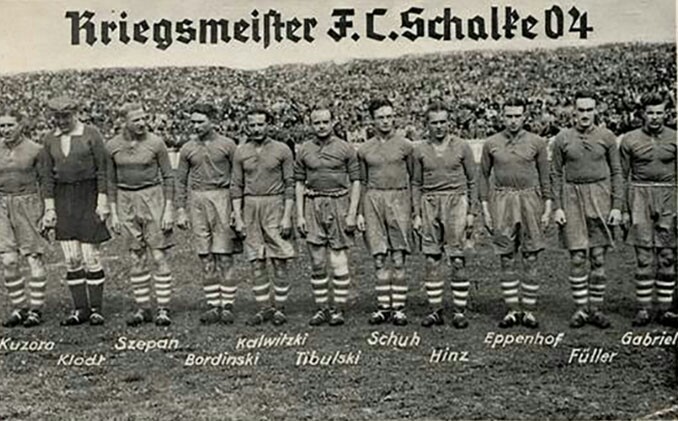 عکس تیمی شالکه سال ۱۹۴۰