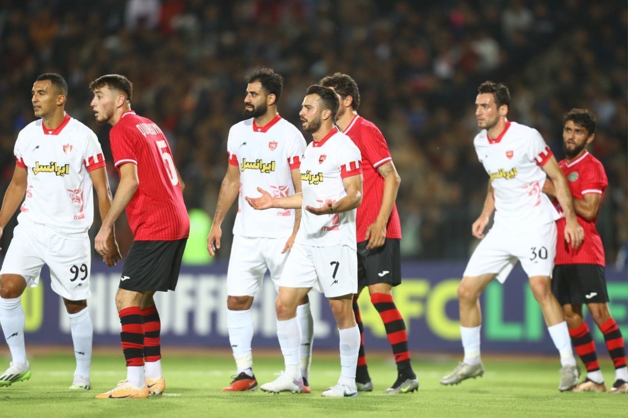 پاس رو به عقب در پرسپولیس