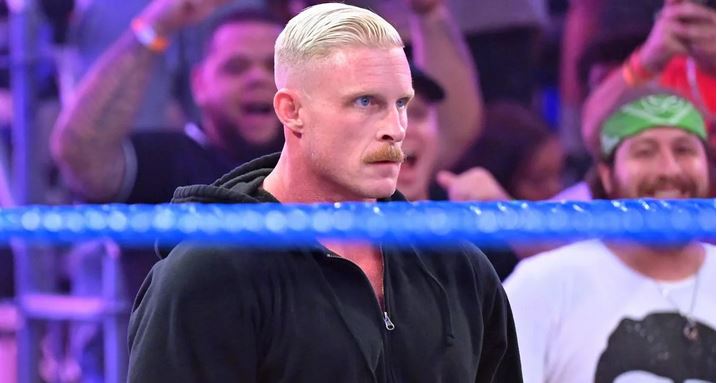 آخرین حضور دکستر لومیس در تلویزیون WWE به ماه می باز میگردد.