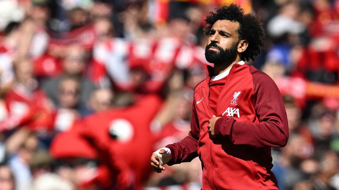 محمد صلاح در حال گرم کردن