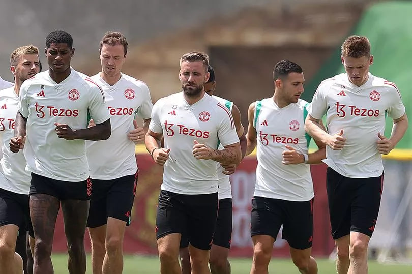 luke shaw in team training